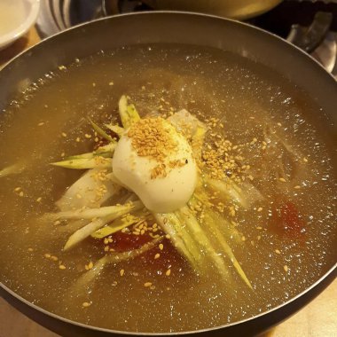 Lezzetli Asya yemeklerinin yakın görüntüsü