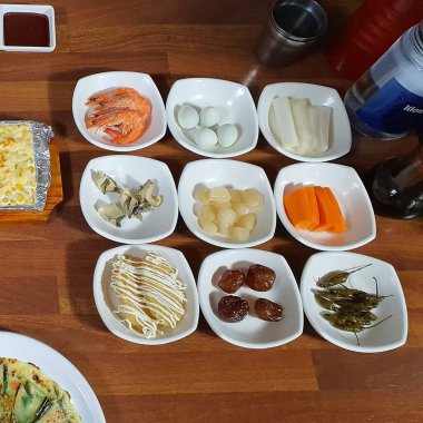 Lezzetli Asya yemeklerini yakın plan çek.