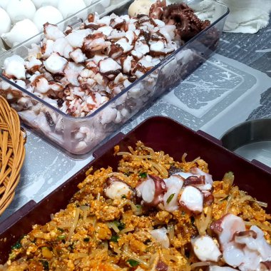 Lezzetli Asya yemeklerinin yakın görüntüsü