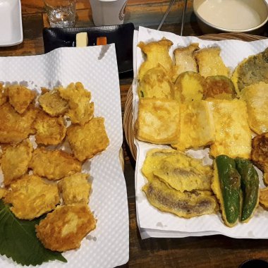 Lezzetli Asya yemeklerinin yakın görüntüsü