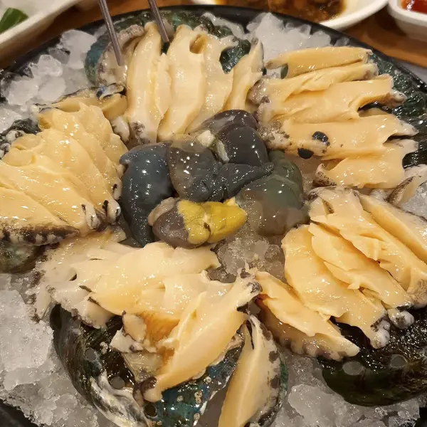 Lezzetli Asya yemeklerinin yakın görüntüsü