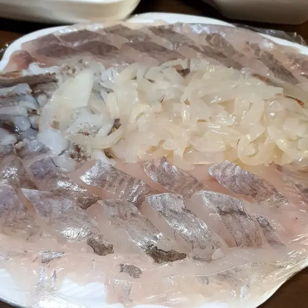 Piyasadaki çiğ balık