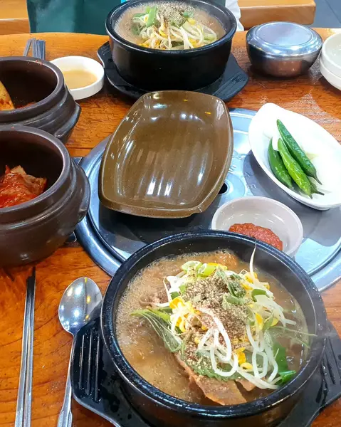 Lezzetli Asya yemeklerinin yakın görüntüsü