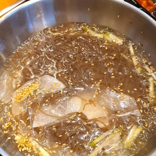 Lezzetli Asya yemeklerinin yakın görüntüsü