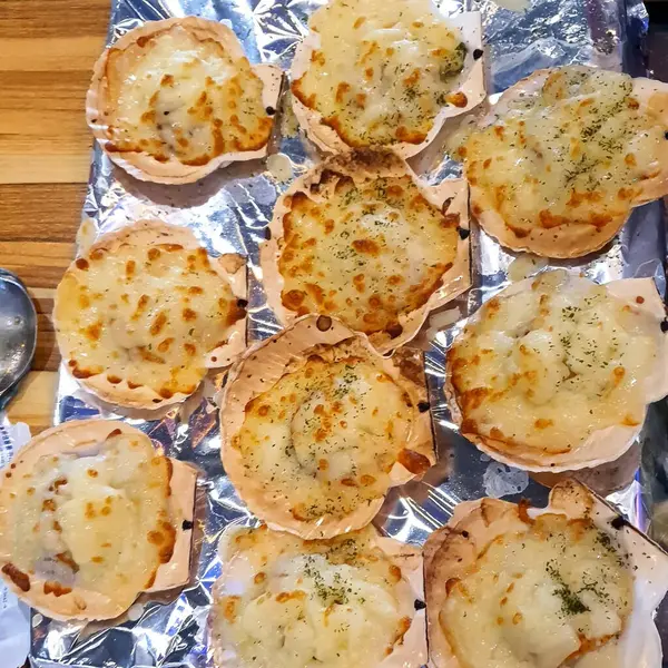 Lezzetli Asya yemeklerinin yakın görüntüsü