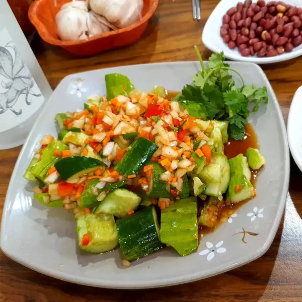 Lezzetli Asya yemeklerinin yakın görüntüsü