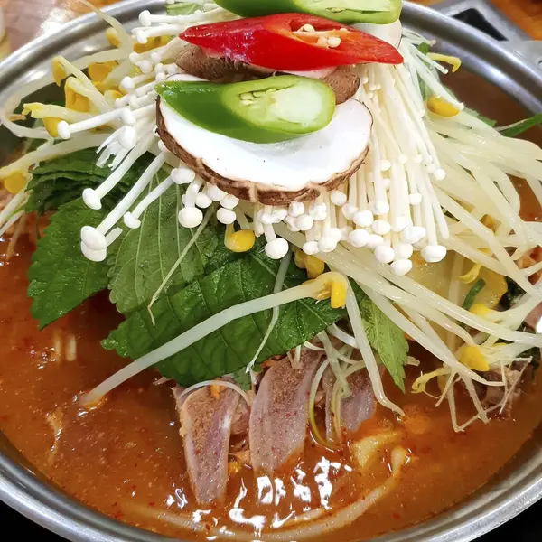 Lezzetli Asya yemeklerinin yakın görüntüsü