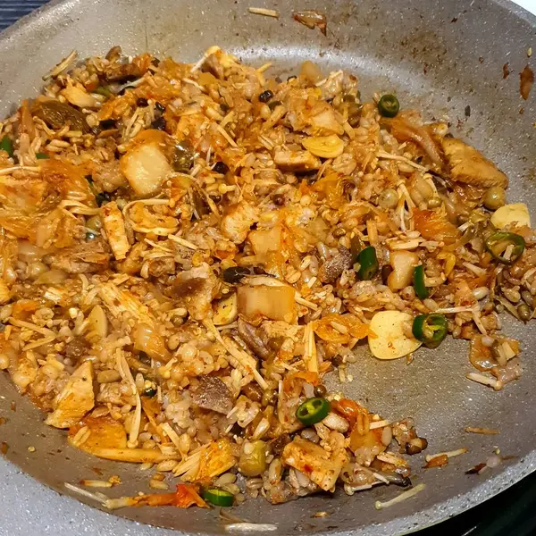 Sebzeli ve baharatlı pilav.