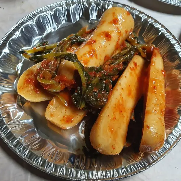 Soslu kızarmış tavuk kanadı.