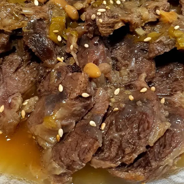 Susamlı biftek ve baharat.