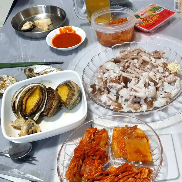 Lezzetli Asya yemeklerinin yakın görüntüsü