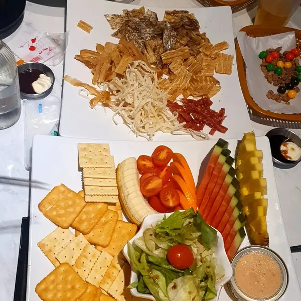 Lezzetli Asya yemeklerinin yakın görüntüsü