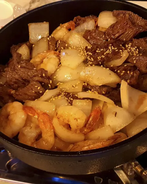 Sebzeli ve baharatlı pilav.