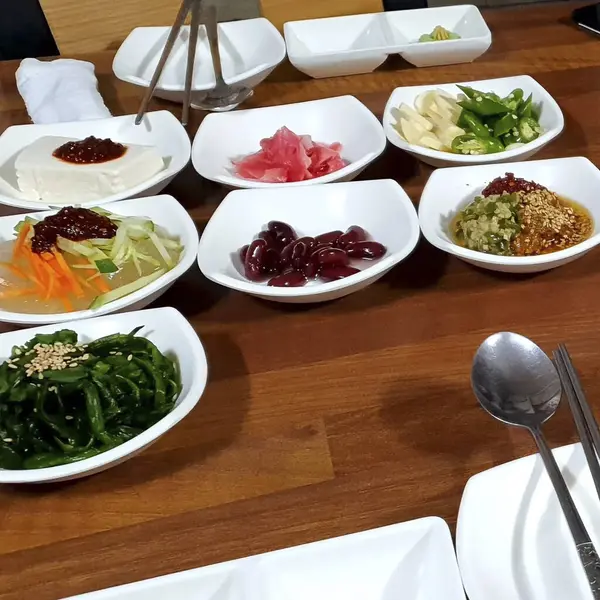 Lezzetli yemek ve yemek manzarasını kapatın.