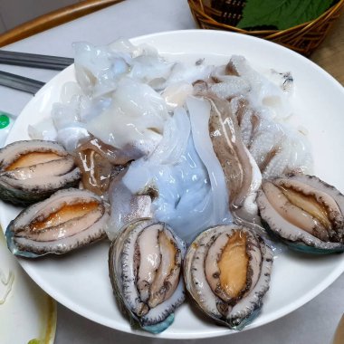 Lezzetli Asya yemeklerinin yakın görüntüsü