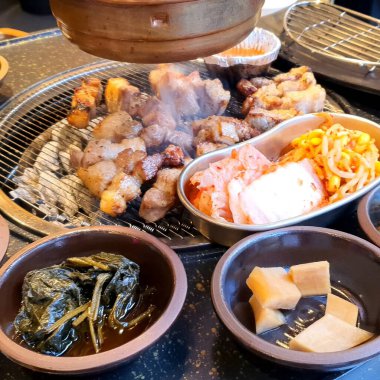 Domuz etli Kore yemeği.