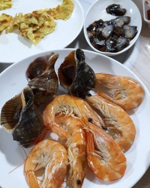 Lezzetli Asya yemeklerinin yakın görüntüsü