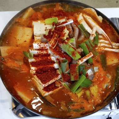 Lezzetli Asya yemeklerinin yakın görüntüsü