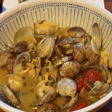 Sebze ve şifalı deniz ürünleri çorbası.