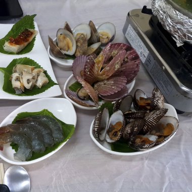 Lezzetli Asya yemeklerinin yakın görüntüsü