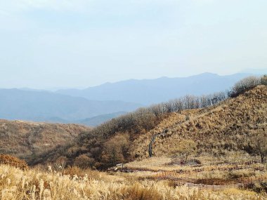 Dağlardaki dağların güzel manzarası