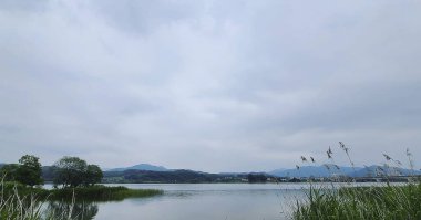 Dağlardaki güzel göl