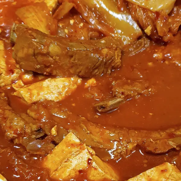 Geleneksel Kore sığır eti yahnisi, yakın plan.