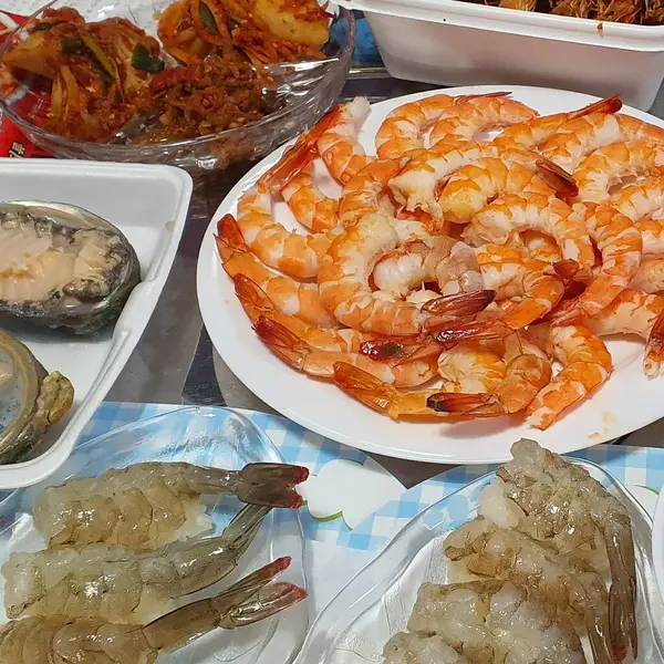 Pazarda taze deniz ürünleri