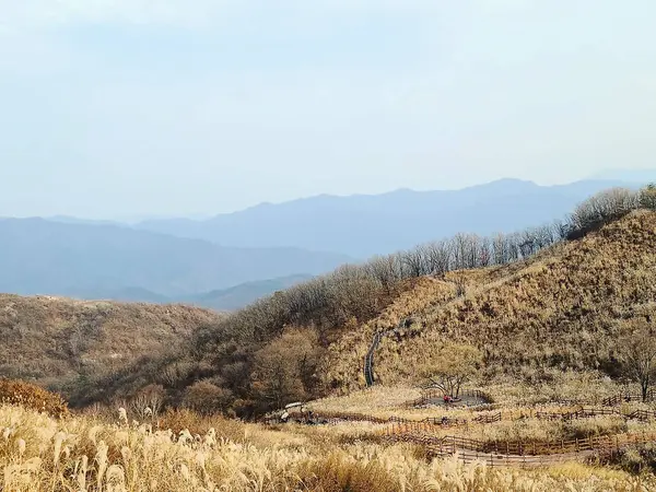 Dağlardaki dağların güzel manzarası