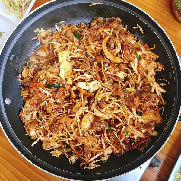 Sebzeli ve baharatlı pilav.