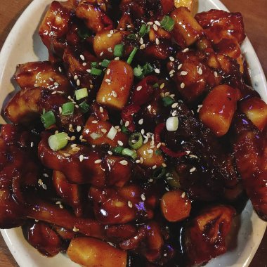 Lezzetli Asya yemeklerinin yakın görüntüsü