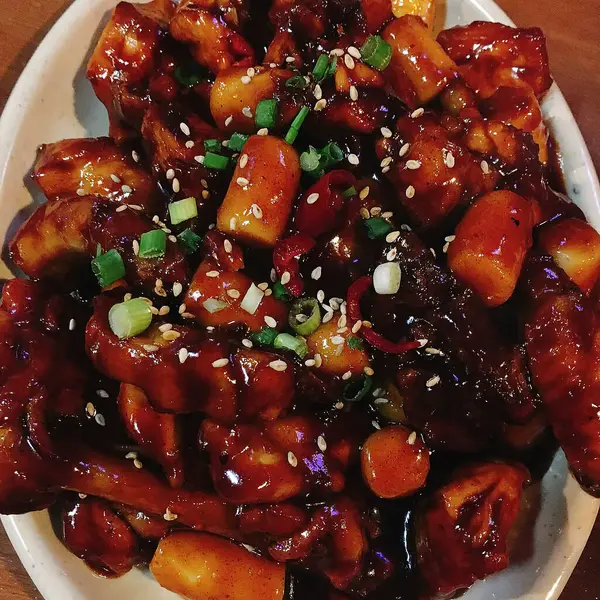 Lezzetli Asya yemeklerinin yakın görüntüsü