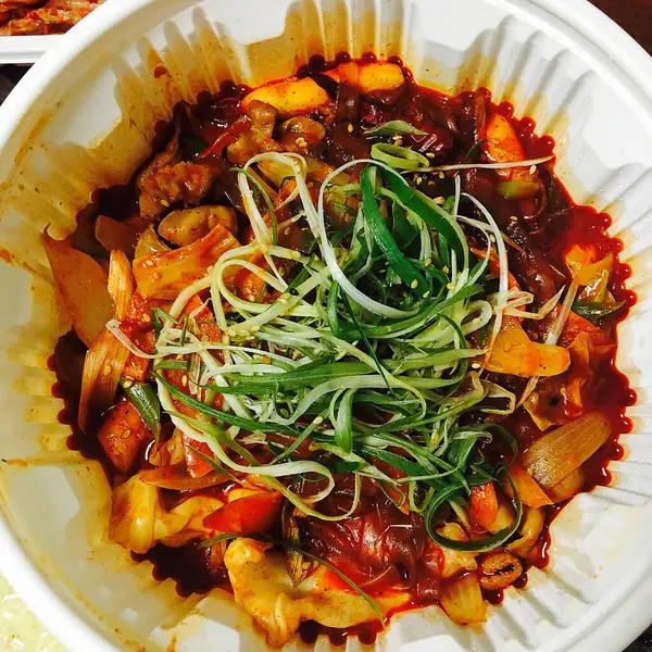 Lezzetli Asya yemeklerinin yakın görüntüsü