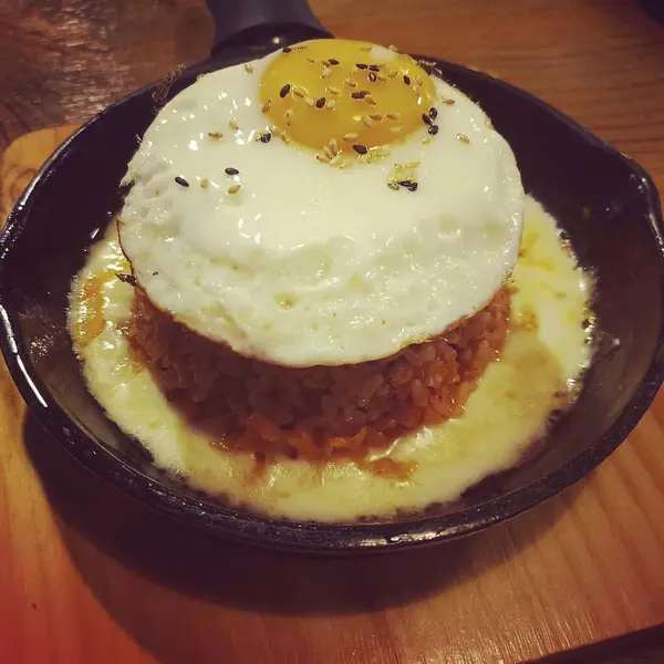 Lezzetli Asya yemeklerinin yakın görüntüsü