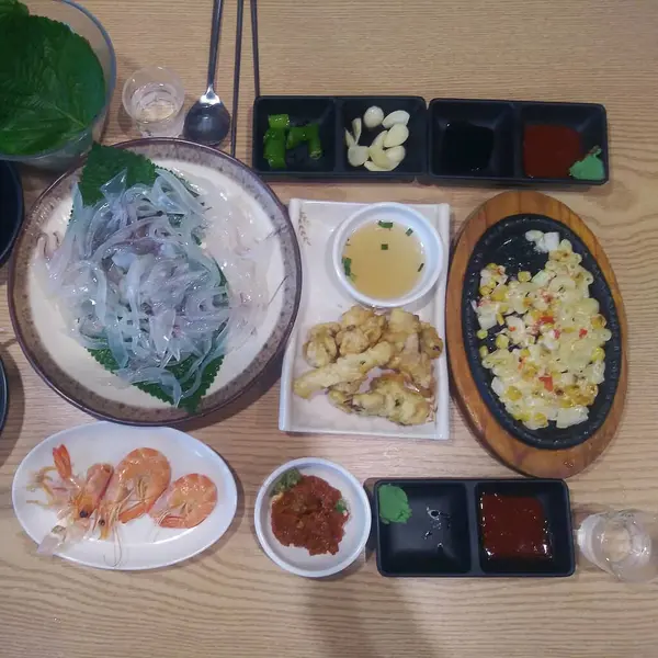 Lezzetli Asya yemeklerinin yakın görüntüsü