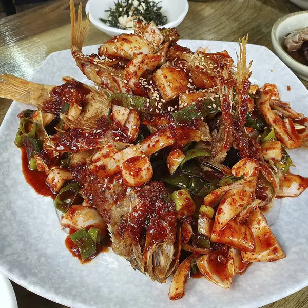 Kore yemeği, kızarmış domuz.