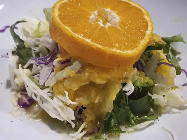 Sebzeli ve meyveli taze salata