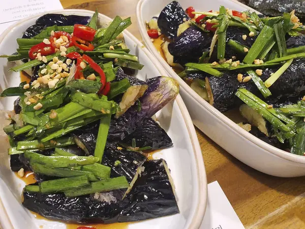 Lezzetli Asya yemeklerinin yakın görüntüsü