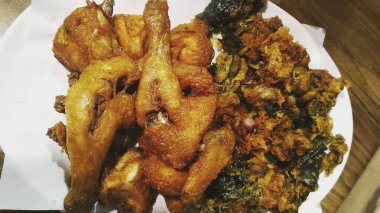 Lezzetli yiyeceklere yakın.