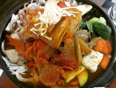 Lezzetli Asya yemeklerinin yakın görüntüsü