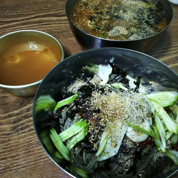 Kore yemeklerinin yakın görüntüsü