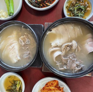 Lezzetli Asya yemeklerinin yakın görüntüsü