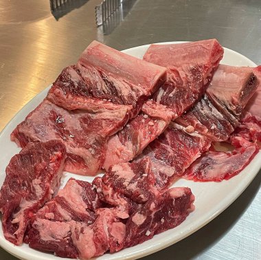 Pişirmek için baharatlı çiğ domuz eti