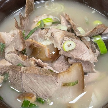 Çorba, et, sebze ve baharatlar