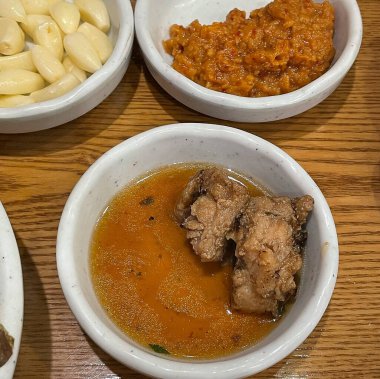 Lezzetli Asya yemeklerinin yakın görüntüsü