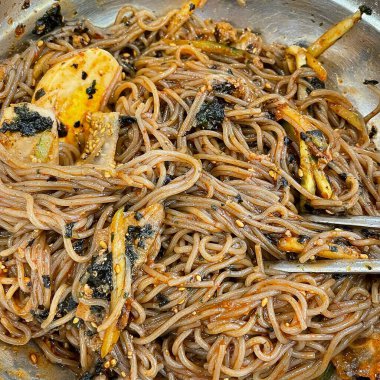 tavuklu ve sebzeli makarna