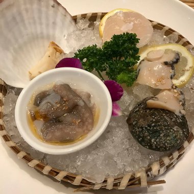 Lezzetli Asya yemeklerinin yakın görüntüsü