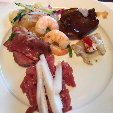 Lezzetli Asya yemeklerinin yakın görüntüsü