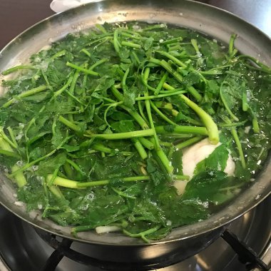 Kasede taze yeşil salata