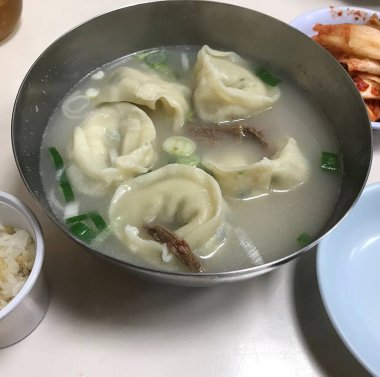 Lezzetli Asya yemeklerinin yakın görüntüsü